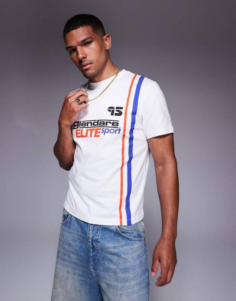 ASOS DESIGN - Kastiges T-Shirt in Weiß mit Sport-Grafikprint von ASOS DESIGN