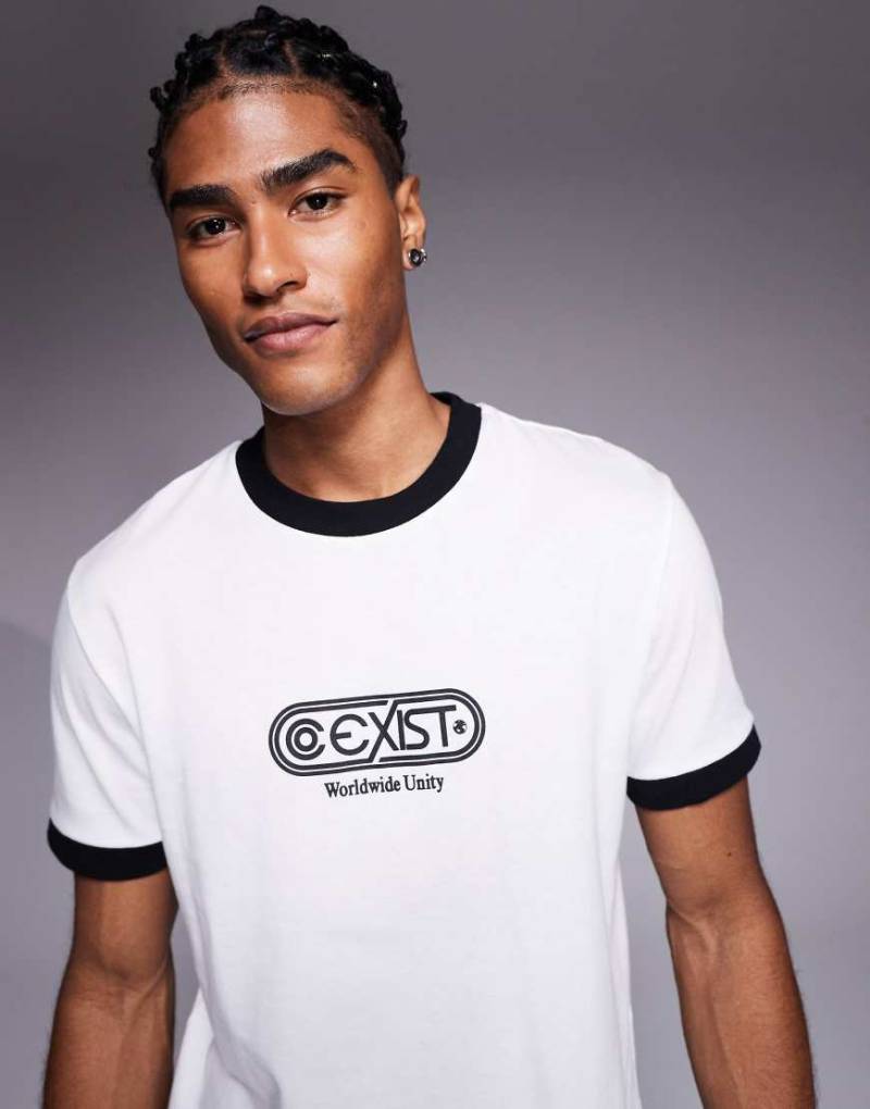ASOS DESIGN - Kastiges T-Shirt in Weiß mit Textgrafik von ASOS DESIGN