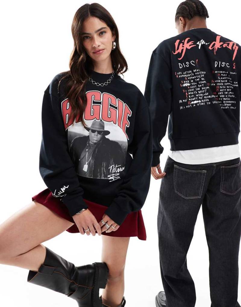 ASOS DESIGN - Kastiges Unisex-Sweatshirt in Schwarz mit lizenzierten „Biggie Smalls"-Grafikprints von ASOS DESIGN