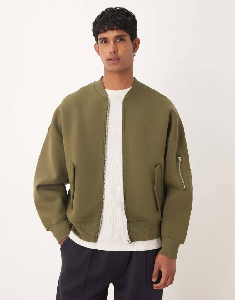 ASOS DESIGN - Bomberjacke aus schwerem, neoprenartigem Material in Khaki mit extermer Oversize-Passform-Grün von ASOS DESIGN