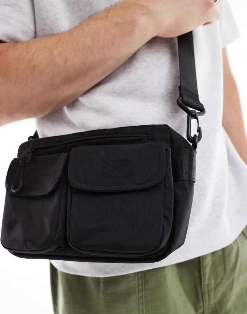 ASOS DESIGN - Umhängetasche aus Nylon in Schwarz von ASOS DESIGN