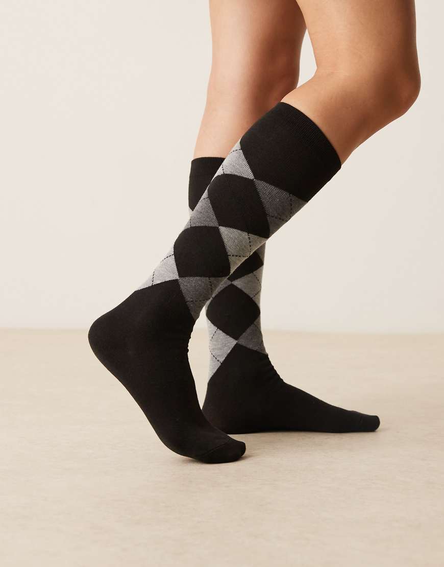 ASOS DESIGN - Kniehohe Socken in Schwarz und Graumeliert mit Argyle-Karomuster ASOS DESIGN - Kniehohe Socken in Schwarz und Graumeliert mit Argyle-Karomuster von ASOS DESIGN