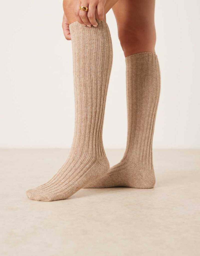 ASOS DESIGN - Kniestrümpfe aus Wollmischgewebe in Haferbeige-Weiß von ASOS DESIGN