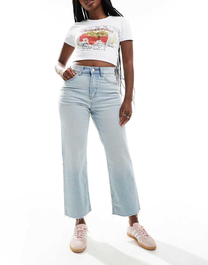 ASOS DESIGN - Knöchellange, gerade geschnittene Jeans in getönter Bleich-Waschung-Blau ASOS DESIGN - Knöchellange, gerade geschnittene Jeans in getönter Bleich-Waschung-Blau von ASOS DESIGN