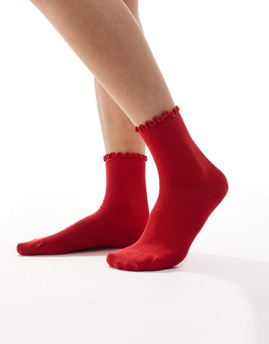ASOS DESIGN - Knöchelsocken in Rot mit Rüschenrand ASOS DESIGN - Knöchelsocken in Rot mit Rüschenrand von ASOS DESIGN