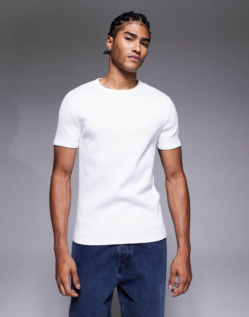 ASOS DESIGN - Körperbetontes, geripptes T-Shirt aus superschwerem Material in Weiß von ASOS DESIGN