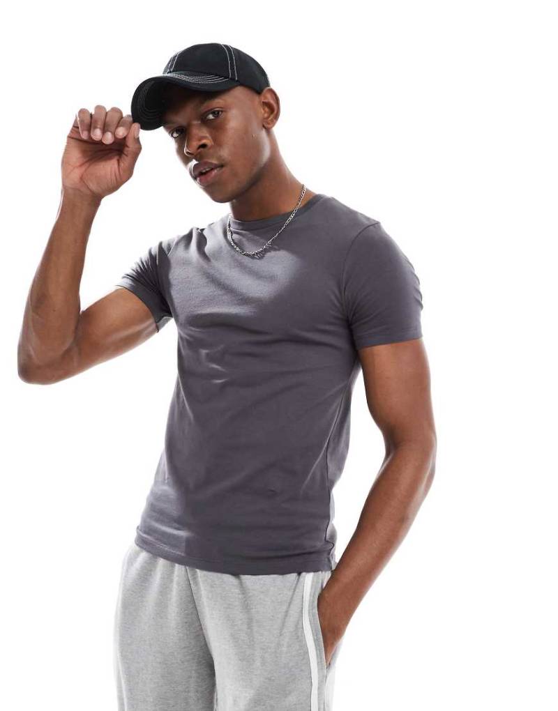 ASOS DESIGN - Körperbetontes Basic-T-Shirt in Anthrazit-Grau von ASOS DESIGN