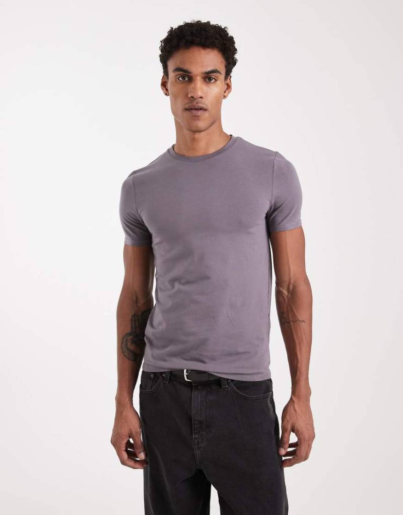 ASOS DESIGN - Körperbetontes Basic-T-Shirt in Grau von ASOS DESIGN