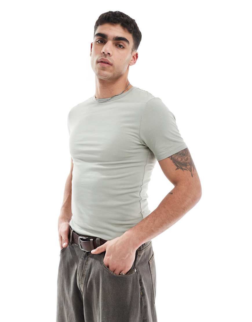 ASOS DESIGN - Körperbetontes Basic-T-Shirt in Khaki-Grün von ASOS DESIGN
