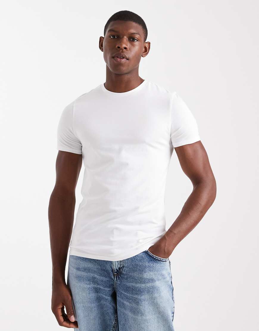 ASOS DESIGN - Körperbetontes Basic-T-Shirt in Weiß von ASOS DESIGN