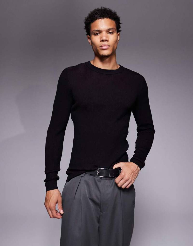 ASOS DESIGN - Körperbetontes T-Shirt in Schwarz aus burgunderrot plattiertem Rippstrick von ASOS DESIGN