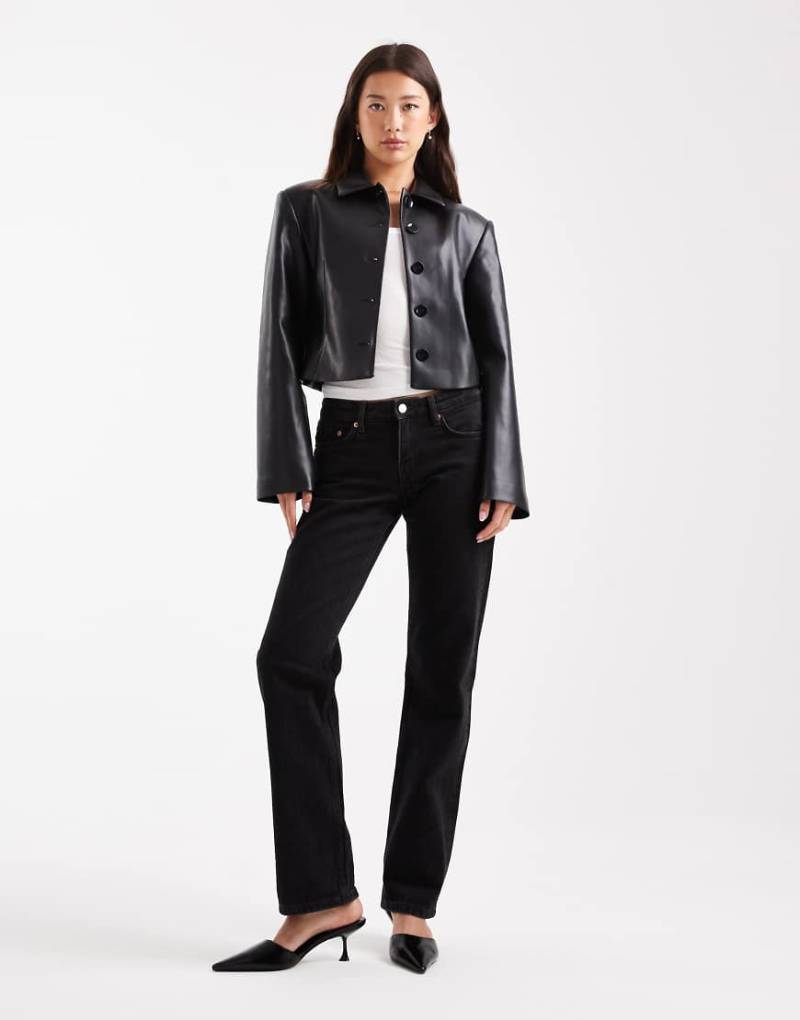 ASOS DESIGN - Körpernah geschnittene Jacke aus schwarzem Kunstleder mit Kragen, Kombiteil von ASOS DESIGN