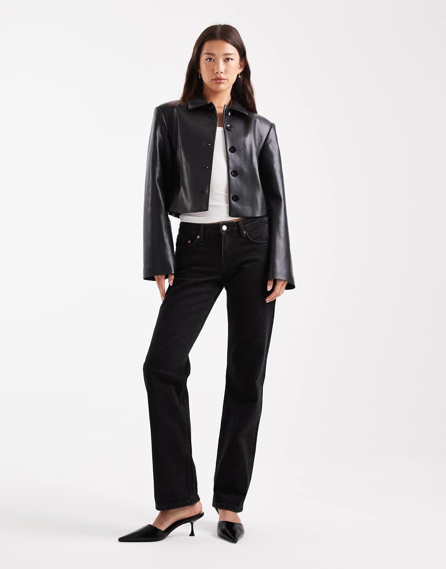 ASOS DESIGN - Körpernah geschnittene Jacke aus schwarzem Kunstleder mit Kragen, Kombiteil von ASOS DESIGN