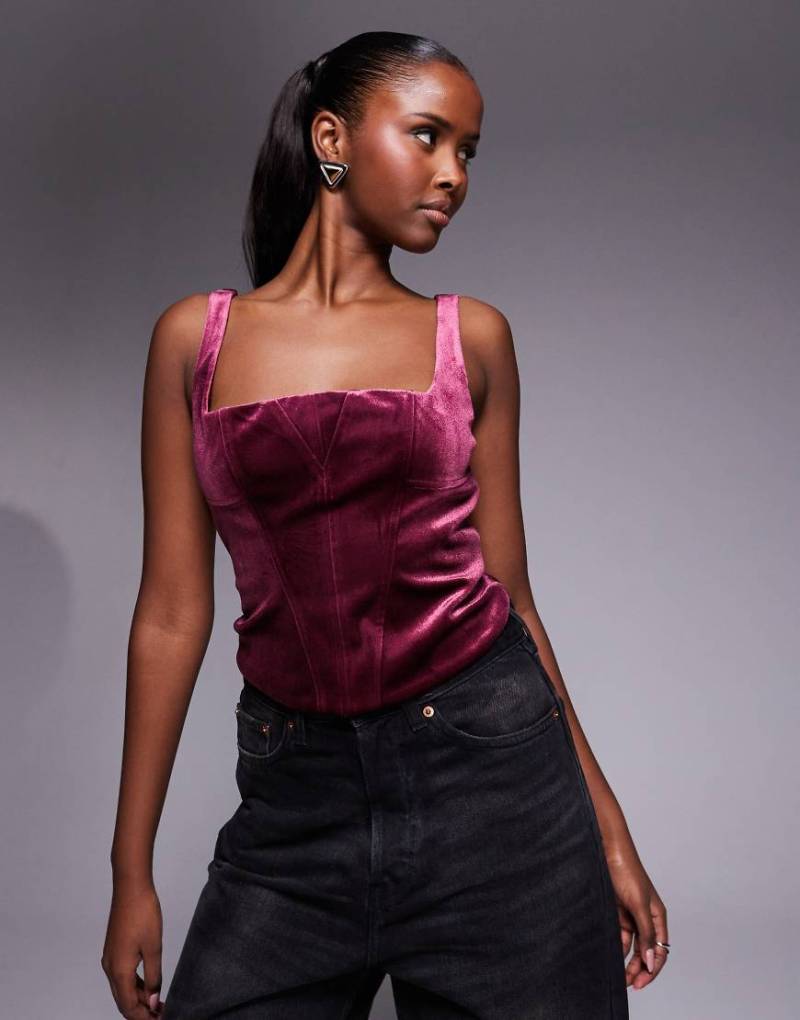 ASOS DESIGN - Korsett-Oberteil in Beerenrot mit eckigem Ausschnitt und Bahnendesign von ASOS DESIGN