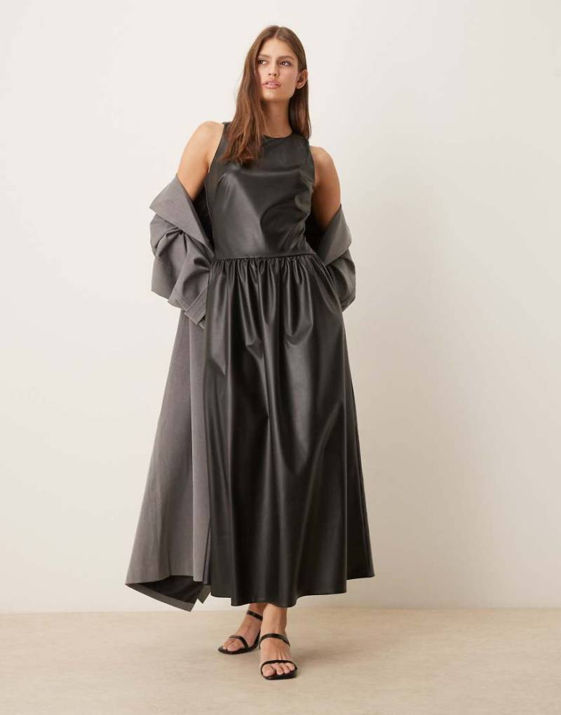 ASOS DESIGN - Midikleid in schwarzer Lederoptik mit Ringerrücken und weitem Rock von ASOS DESIGN