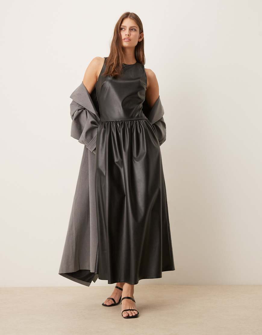 ASOS DESIGN - Midikleid in schwarzer Lederoptik mit Ringerrücken und weitem Rock von ASOS DESIGN