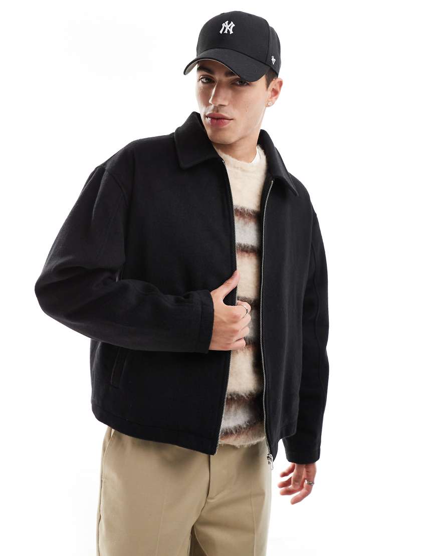 ASOS DESIGN - Kurz geschnittene Harrington-Jacke in schwarzer Woll-Optik mit Oversize-Schnitt ASOS DESIGN - Kurz geschnittene Harrington-Jacke in schwarzer Woll-Optik mit Oversize-Schnitt von ASOS DESIGN