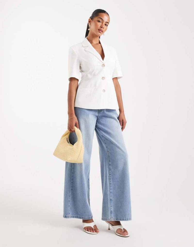 ASOS DESIGN - Kurzärmliger, taillierter Blazer in Weiß von ASOS DESIGN