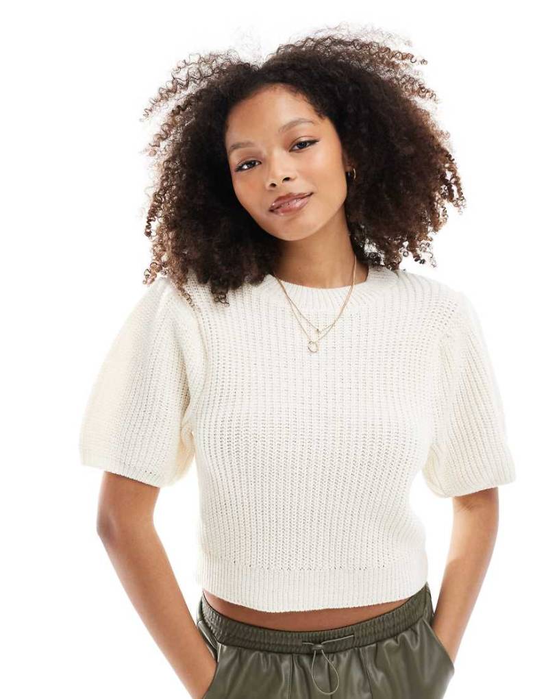 ASOS DESIGN - Kurzärmliger Strickpullover in Cremeweiß mit Rundhalsausschnitt von ASOS DESIGN