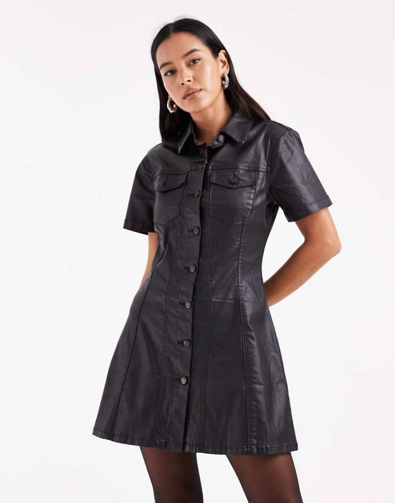 ASOS DESIGN - Kurzärmliges, beschichtetes Jeans-Hemdkleid in Schwarz von ASOS DESIGN