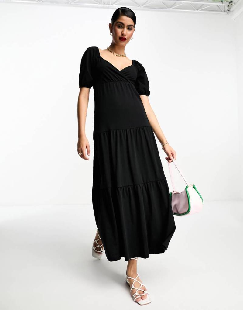 ASOS DESIGN - Kurzärmliges, gestuftes Midi-Wickelkleid in Schwarz von ASOS DESIGN