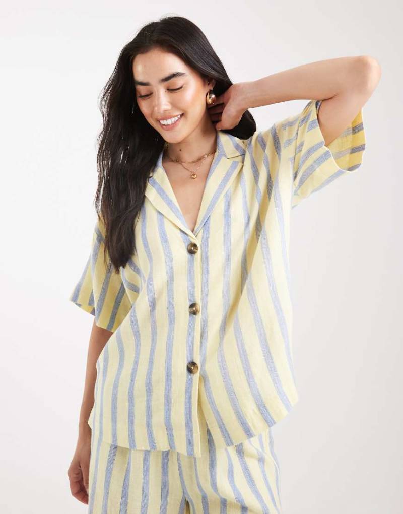 ASOS DESIGN - Kurzärmliges Hemd aus Leinenmix mit Streifen, Kombiteil-Bunt von ASOS DESIGN