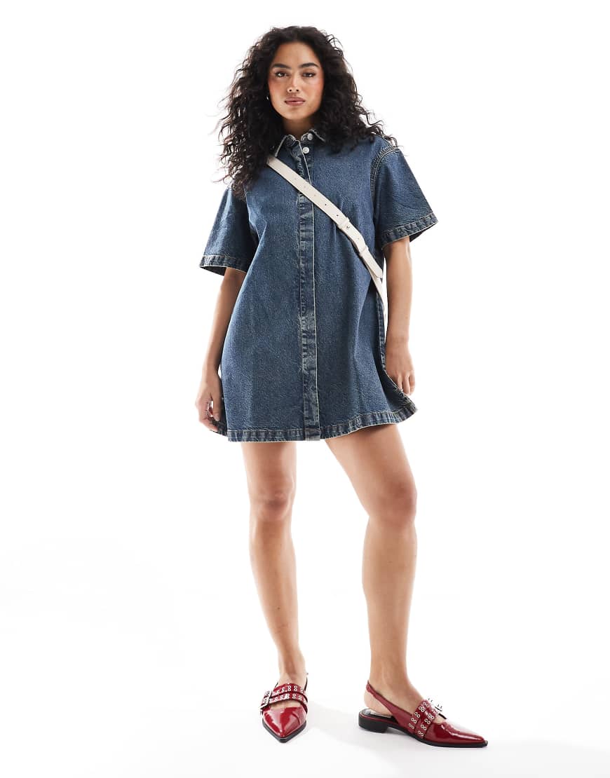 ASOS DESIGN - Kurzärmliges Jeans-Hemdblusenkleid in blauer Tönung-Keine Farbe ASOS DESIGN - Kurzärmliges Jeans-Hemdblusenkleid in blauer Tönung-Keine Farbe von ASOS DESIGN