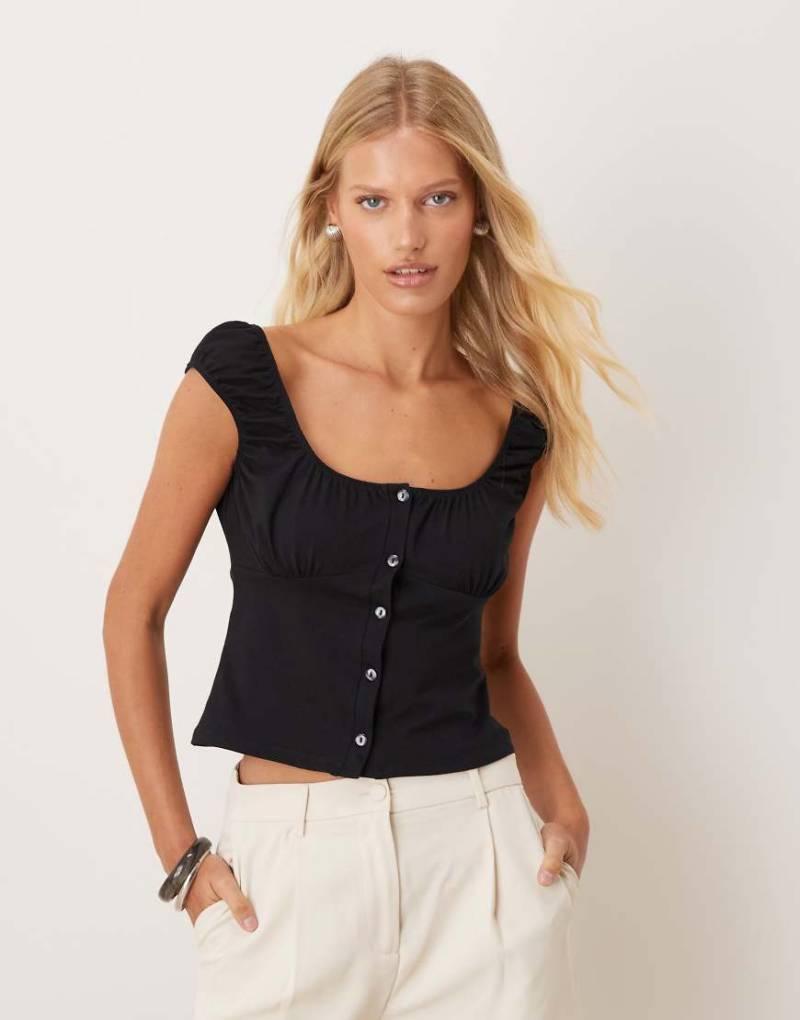 ASOS DESIGN - Kurzärmliges Milchmädchen-Oberteil in Schwarz mit Knopfleiste von ASOS DESIGN