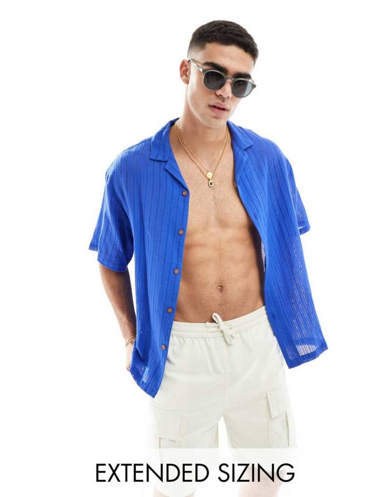 ASOS DESIGN - Kurzärmliges Oversize-Hemd in Kobaltblau mit Struktur und Reverskragen von ASOS DESIGN