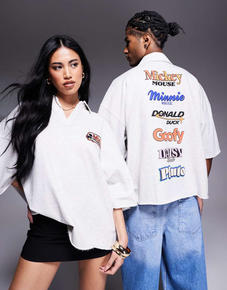 ASOS DESIGN - Kurzärmliges Unisex-Polohemd in Weiß mit extremer Oversize-Passform und aufgestickten Disney-Logos ASOS DESIGN - Kurzärmliges Unisex-Polohemd in Weiß mit extremer Oversize-Passform und aufgestickten Disney-Logos von ASOS DESIGN