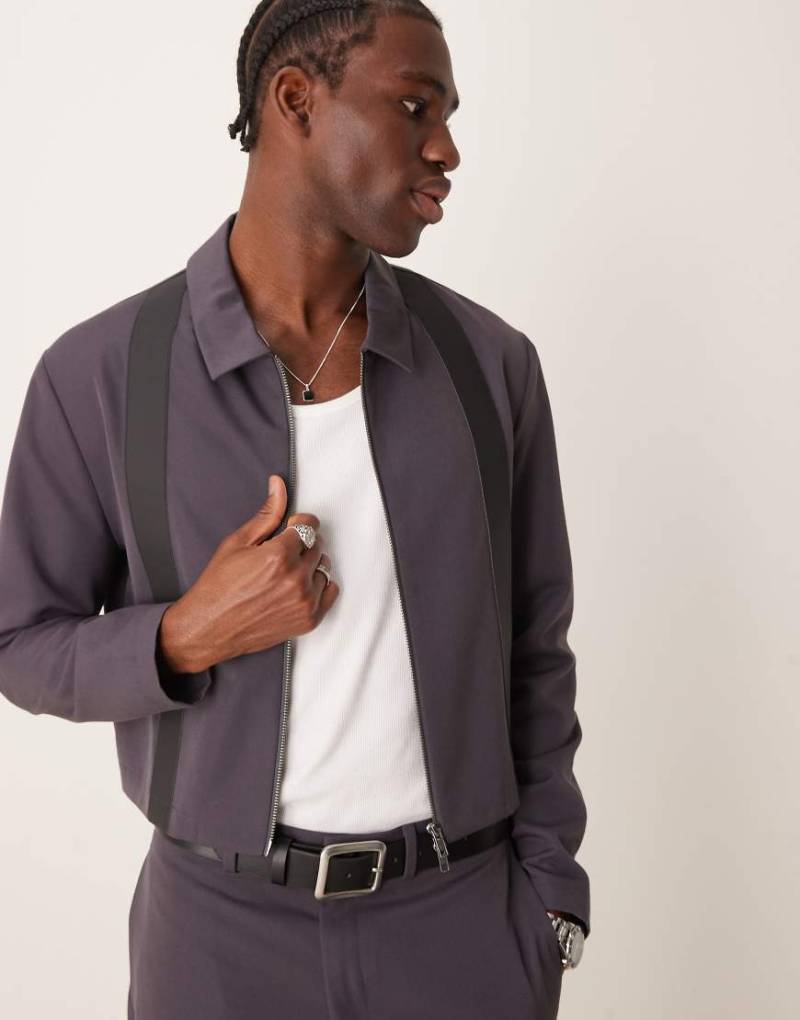 ASOS DESIGN - Kurze, elegante Harrington-Jacke in Anthrazit mit schmalem Schnitt und Kunstlederbesatz, Kombiteil-Grau von ASOS DESIGN