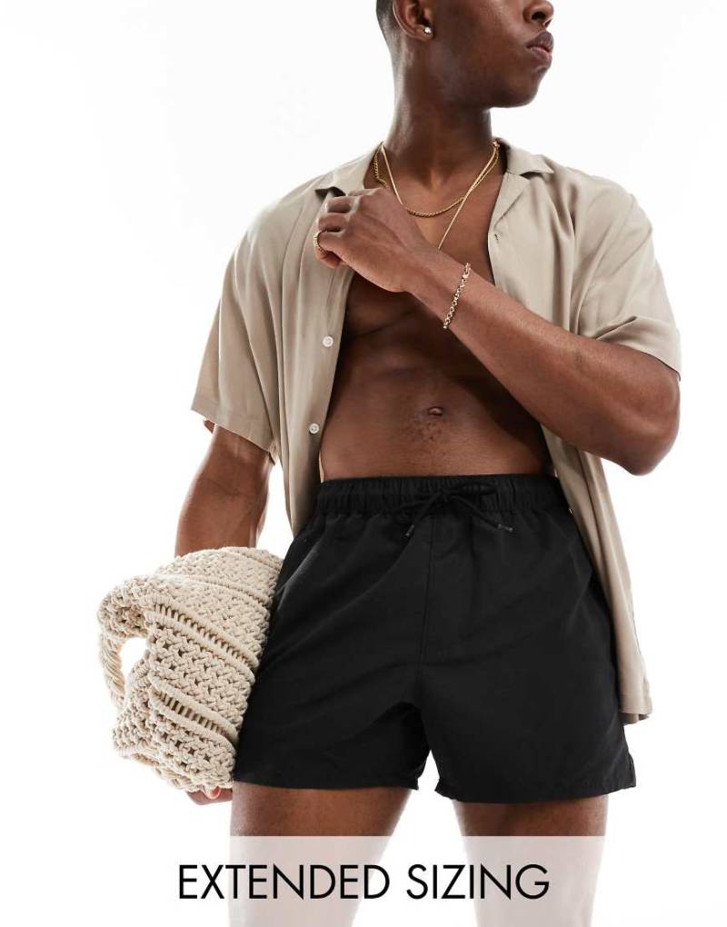 ASOS DESIGN - Kurze Badeshorts in Schwarz von ASOS DESIGN