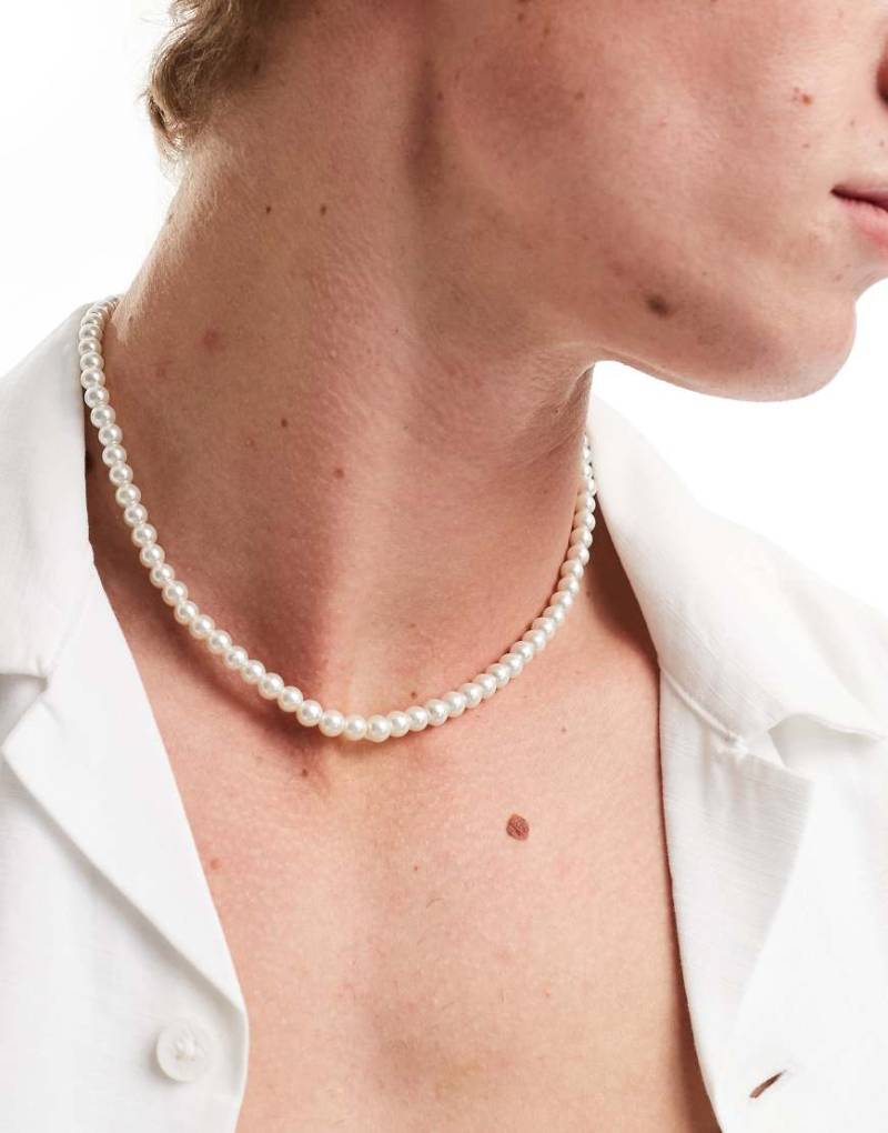 ASOS DESIGN - Kurze Halskette mit 6 mm großen Kunstperlen aus Glas in Weiß von ASOS DESIGN
