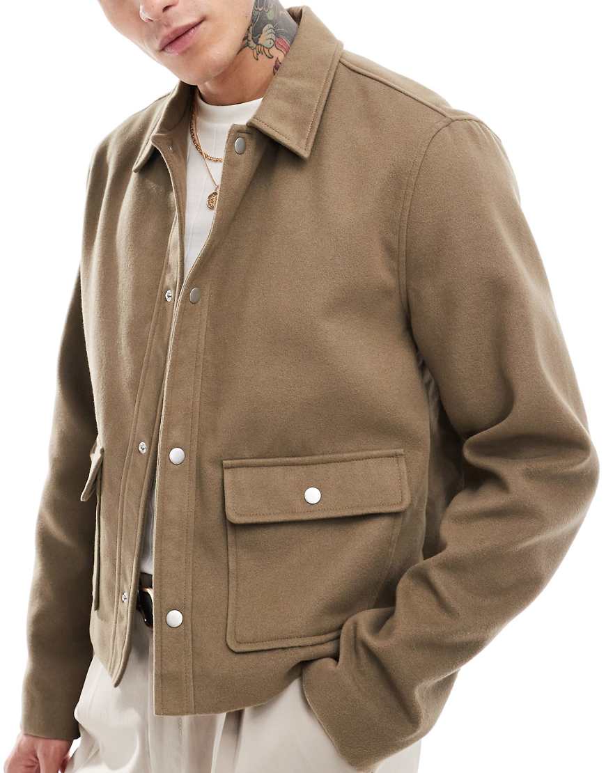 ASOS DESIGN - Kurze Harrington-Jacke in Wolloptik in Hellbraun-Grün von ASOS DESIGN
