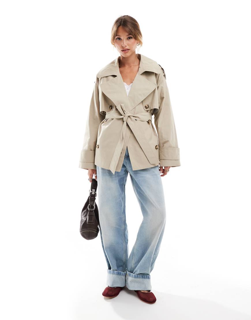 ASOS DESIGN - Kurzer Oversize-Trenchcoat in Steinbeige mit Gürtel-Neutral von ASOS DESIGN
