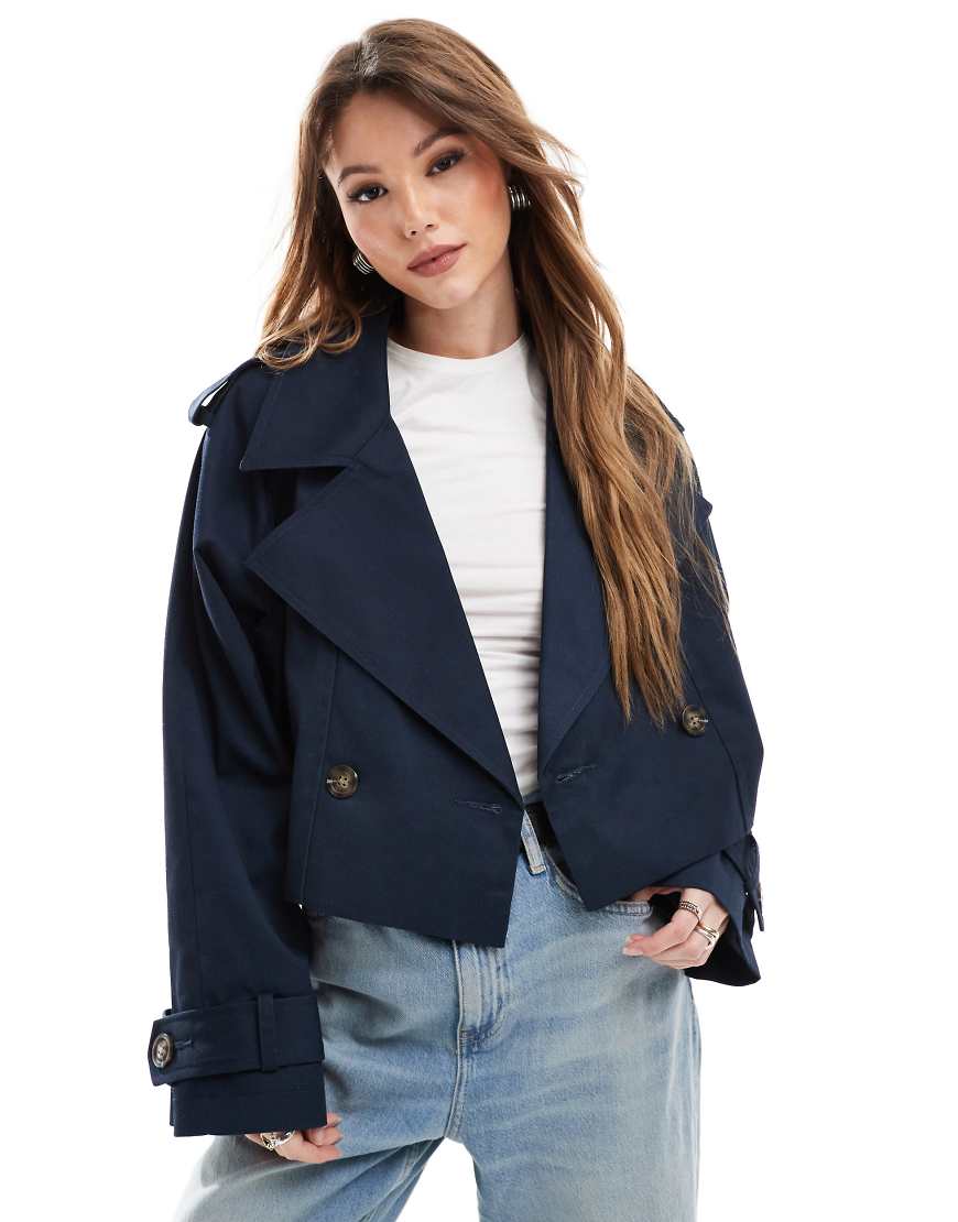 ASOS DESIGN - Kurzer Twill-Trenchcoat in Marineblau ASOS DESIGN - Kurzer Twill-Trenchcoat in Marineblau von ASOS DESIGN