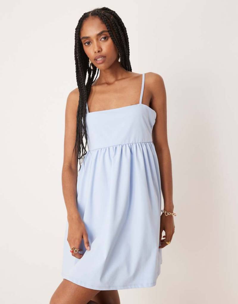 ASOS DESIGN - Kurzes Babydoll-Kleid in Blau mit Camisole-Trägern-Gelb von ASOS DESIGN