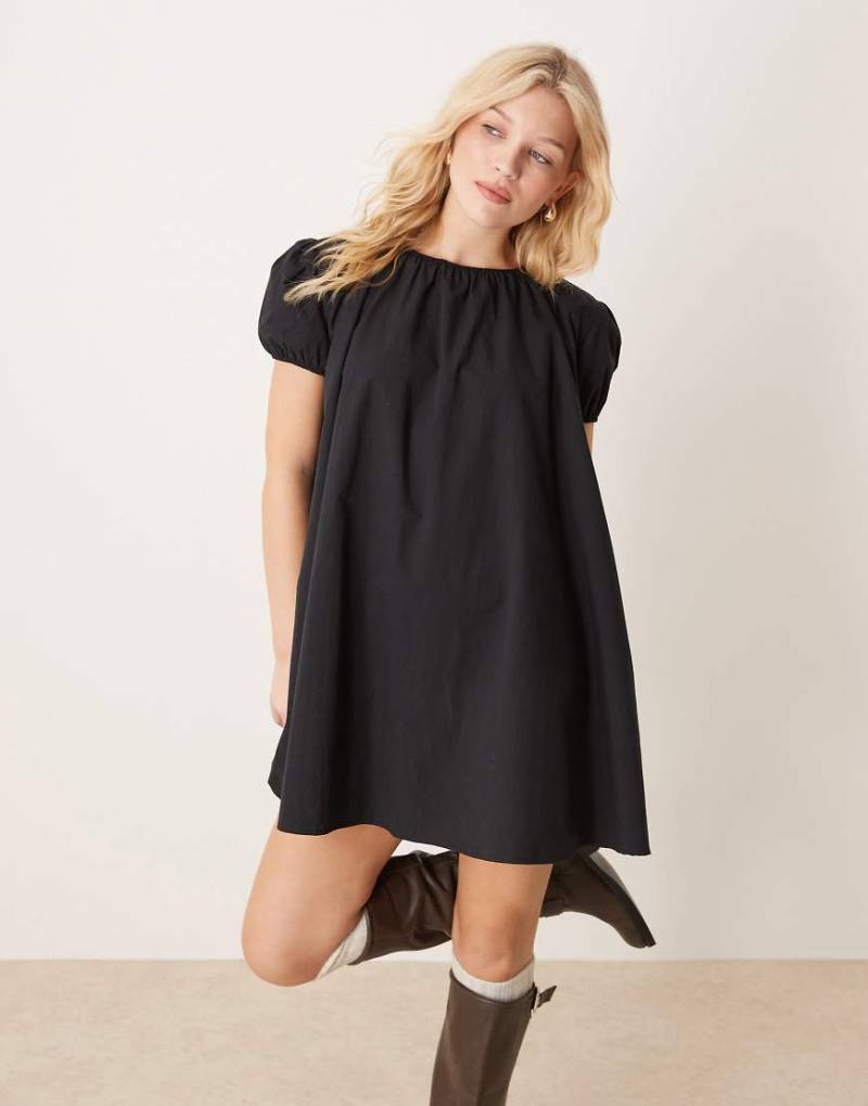 ASOS DESIGN - Kurzes Babydoll-Kleid mit Puffärmeln-Schwarz von ASOS DESIGN