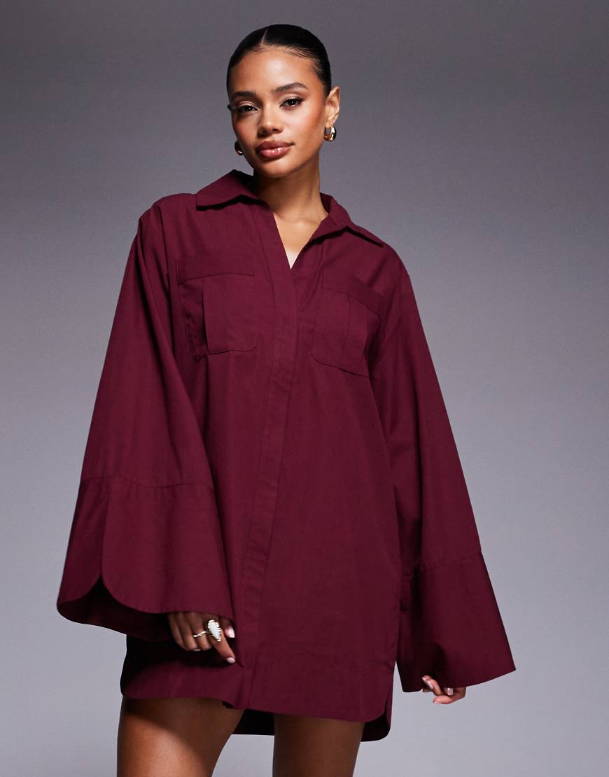 ASOS DESIGN - Kurzes Hemdblusenkleid in Kirschrot mit breiten Bündchen und Oversize-Taschen-Bunt von ASOS DESIGN