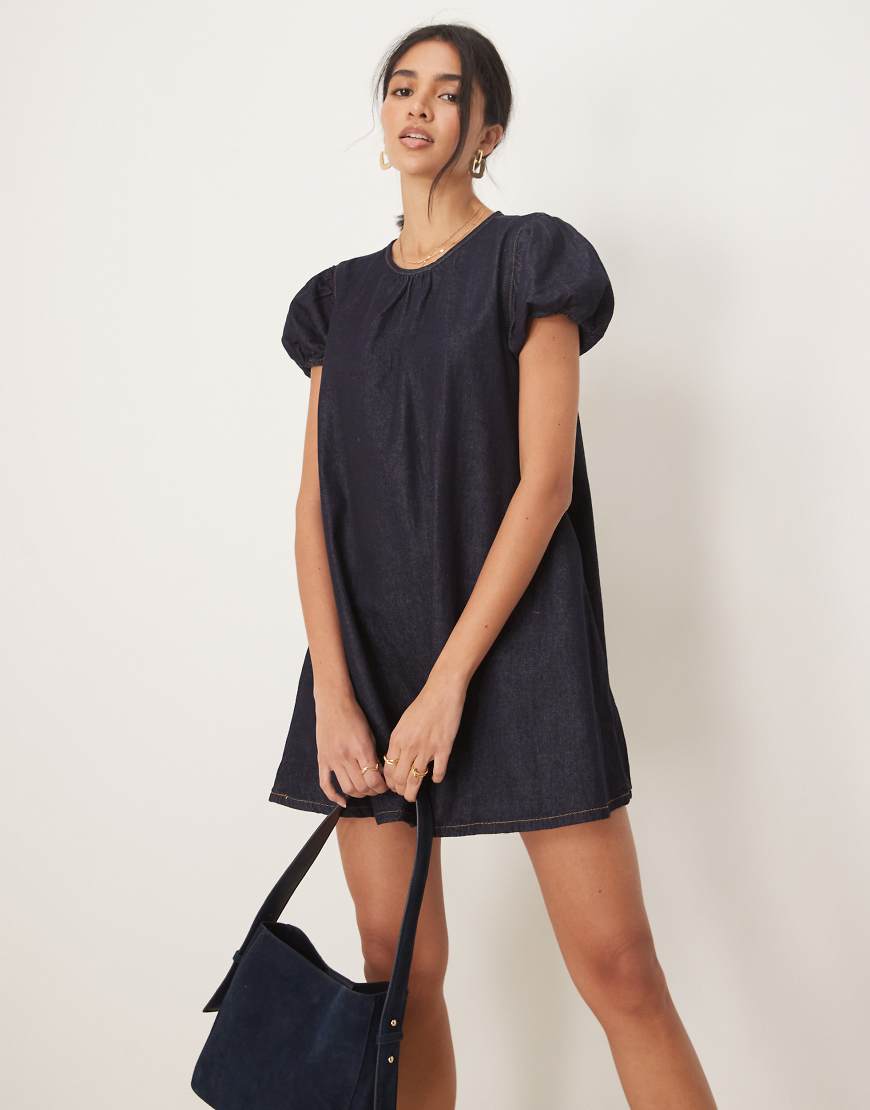 ASOS DESIGN - Kurzes Jeans-Hängerkleid mit Puffärmeln-Blau ASOS DESIGN - Kurzes Jeans-Hängerkleid mit Puffärmeln-Blau von ASOS DESIGN