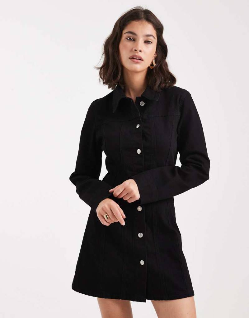 ASOS DESIGN - Kurzes Jeans-Hemdkleid in reinem Schwarz mit ausgestelltem Saum von ASOS DESIGN