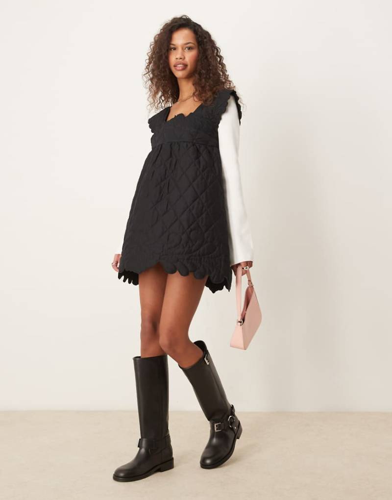 ASOS DESIGN - Kurzes gestepptes Hängerkleid in Schwarz von ASOS DESIGN