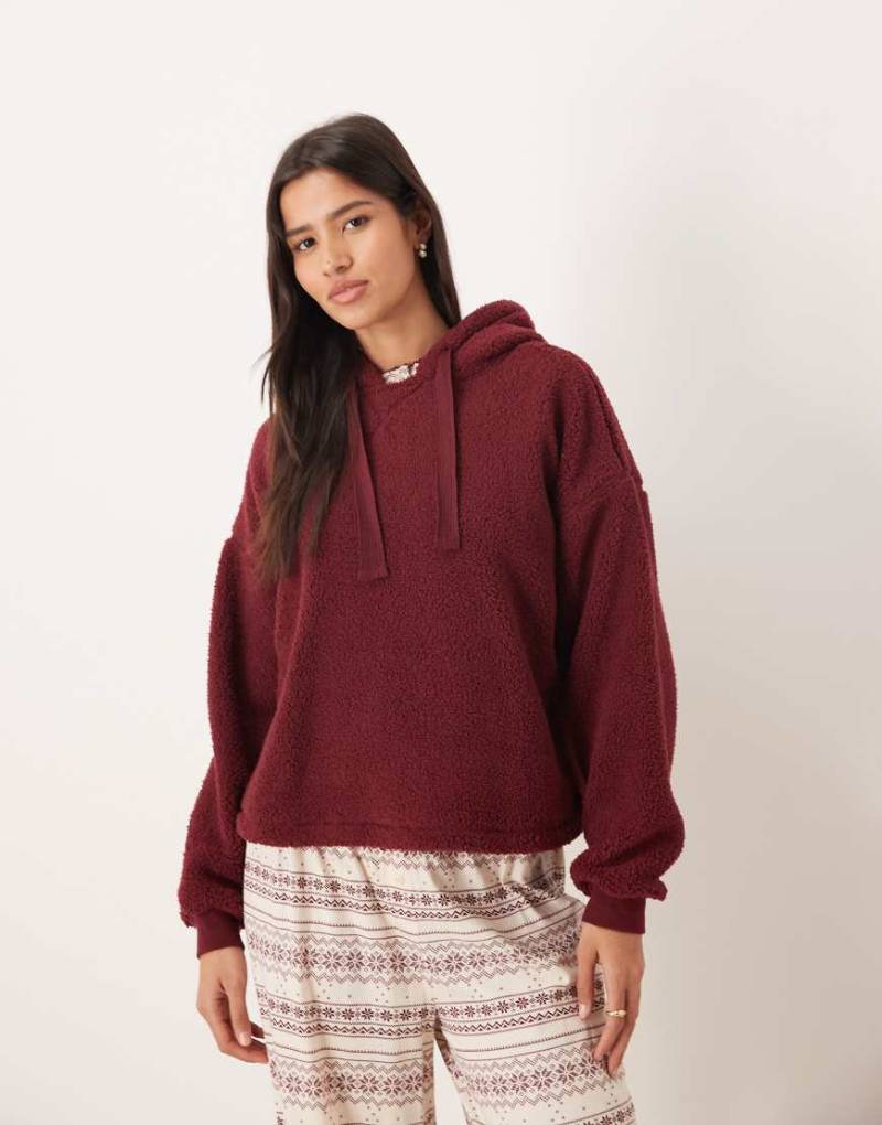 ASOS DESIGN - Kuscheliger Lounge-Kapuzenpullover in Burgunderrot mit Oversize-Schnitt-Weiß ASOS DESIGN - Kuscheliger Lounge-Kapuzenpullover in Burgunderrot mit Oversize-Schnitt-Weiß von ASOS DESIGN