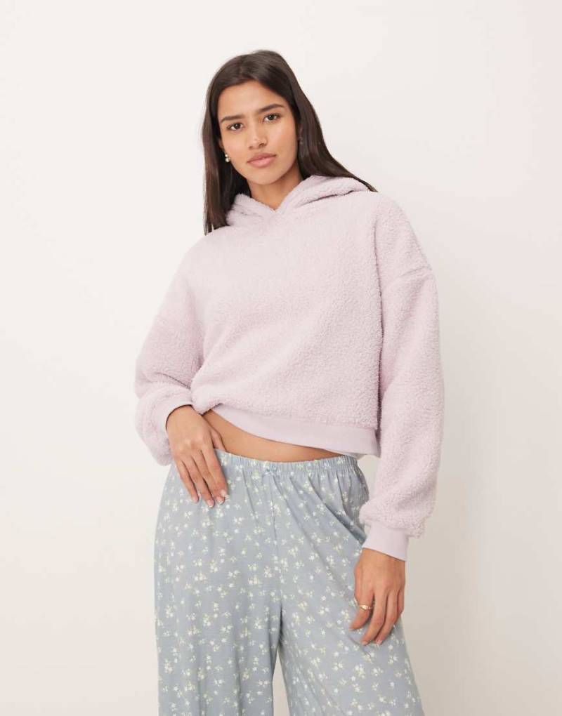 ASOS DESIGN - Kuscheliger Lounge-Kapuzenpullover mit Cropped-Schnitt in Flieder-Brown von ASOS DESIGN