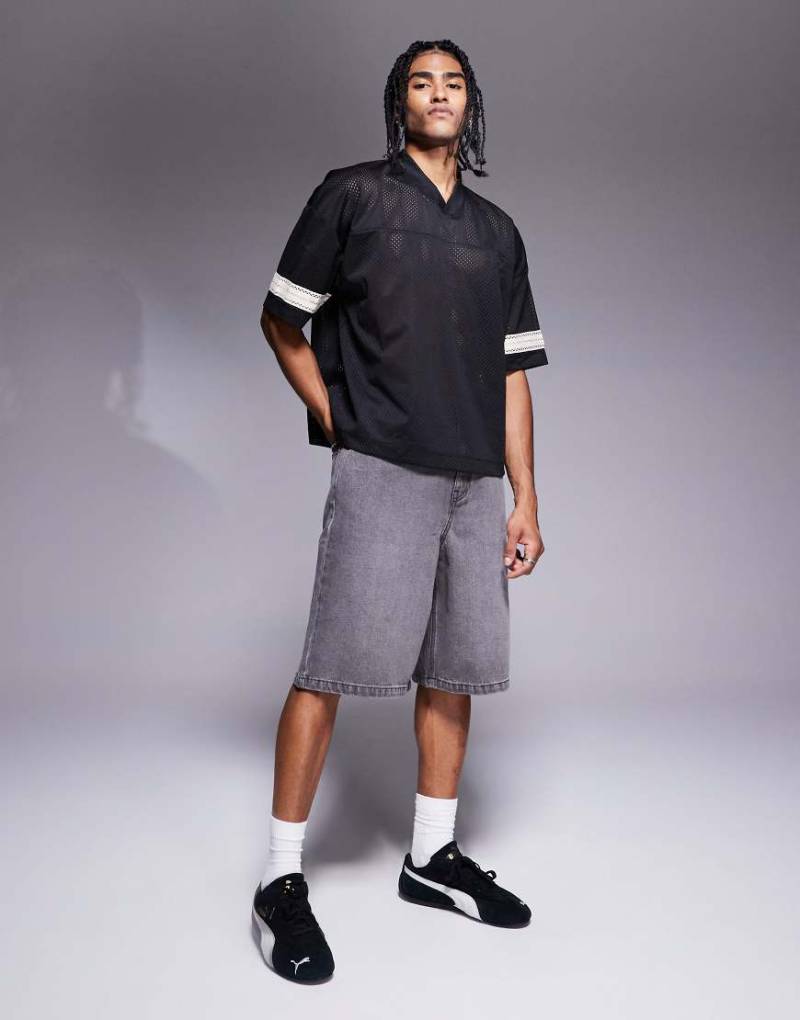 ASOS DESIGN - Länger geschnittene Jeans-Jorts in Dunkelgrau von ASOS DESIGN