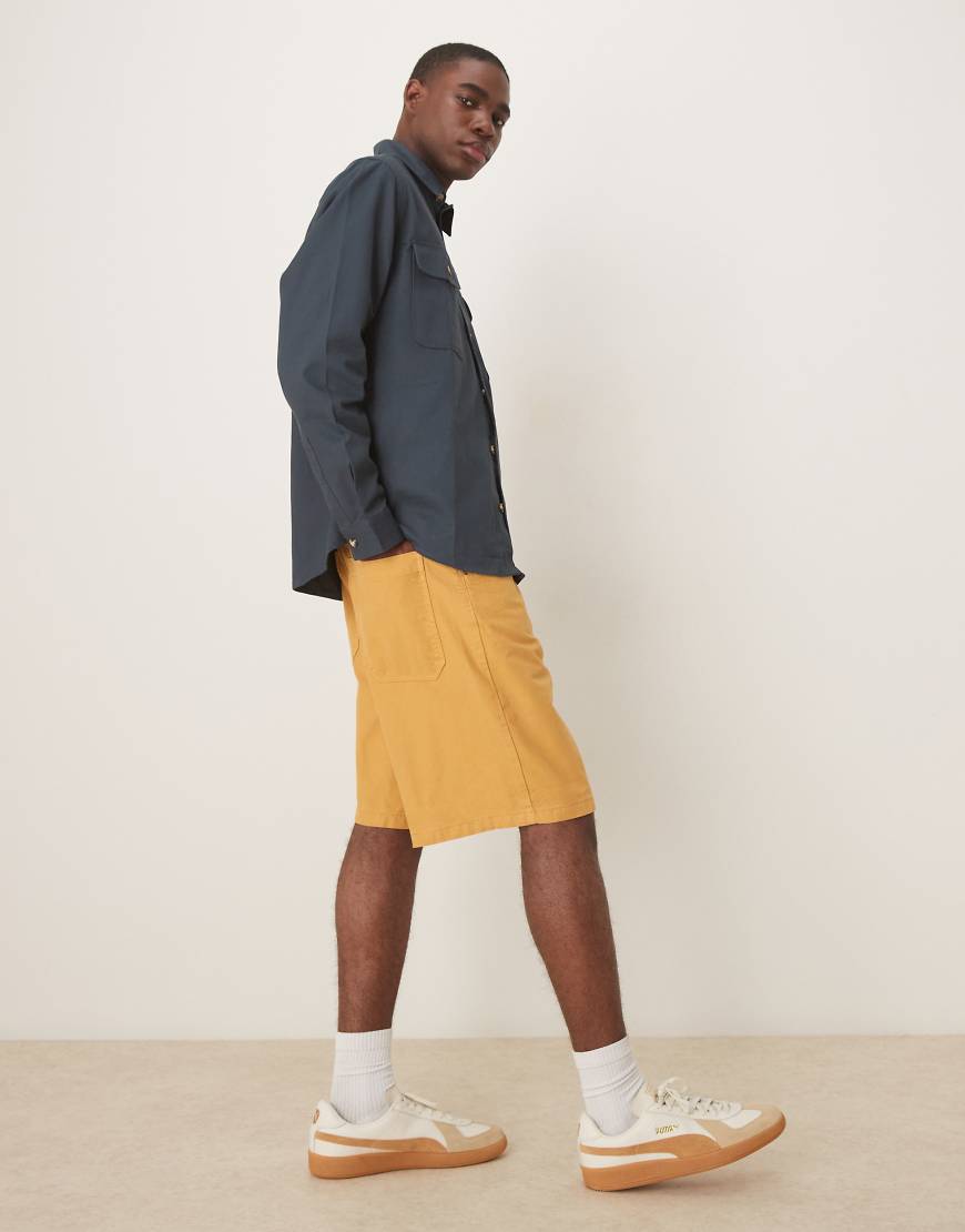ASOS DESIGN - Lange Shorts in Hellbraun ASOS DESIGN - Lange Shorts in Hellbraun von ASOS DESIGN