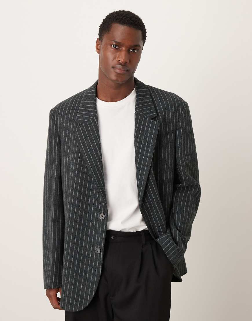 ASOS DESIGN - Lässiger Oversize-Blazer in Schwarz mit Nadelstreifen von ASOS DESIGN