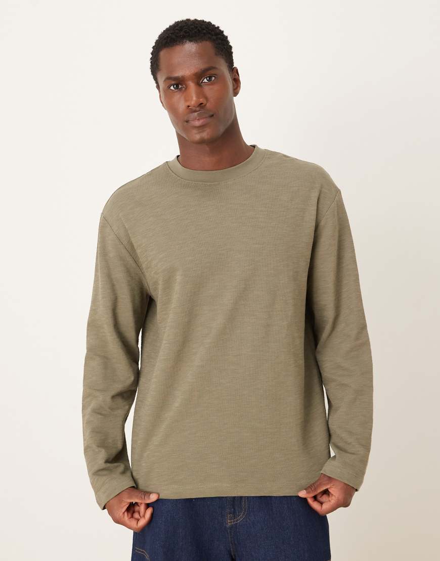 ASOS DESIGN - Lässiges, langärmliges Shirt in strukturiertem Khaki-Grün ASOS DESIGN - Lässiges, langärmliges Shirt in strukturiertem Khaki-Grün von ASOS DESIGN