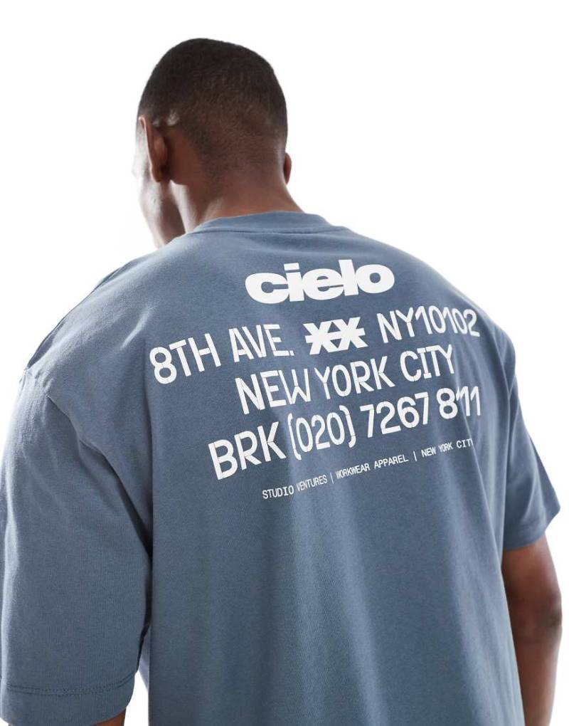 ASOS DESIGN - Lässiges T-Shirt in Dunkelgrau mit Cielo-Print von ASOS DESIGN