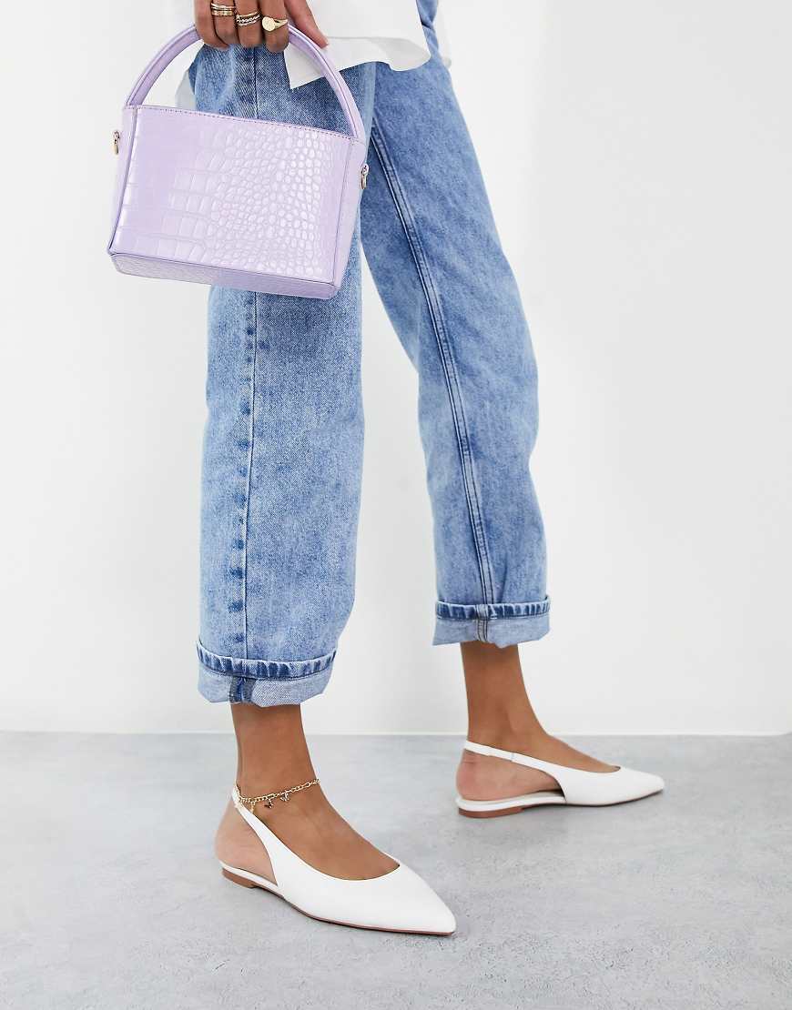 ASOS DESIGN - Lala - Spitze, flache Schuhe mit Fersenriemen in Weiß ASOS DESIGN - Lala - Spitze, flache Schuhe mit Fersenriemen in Weiß von ASOS DESIGN